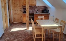 Pension Na Statku- Konsky Apartman